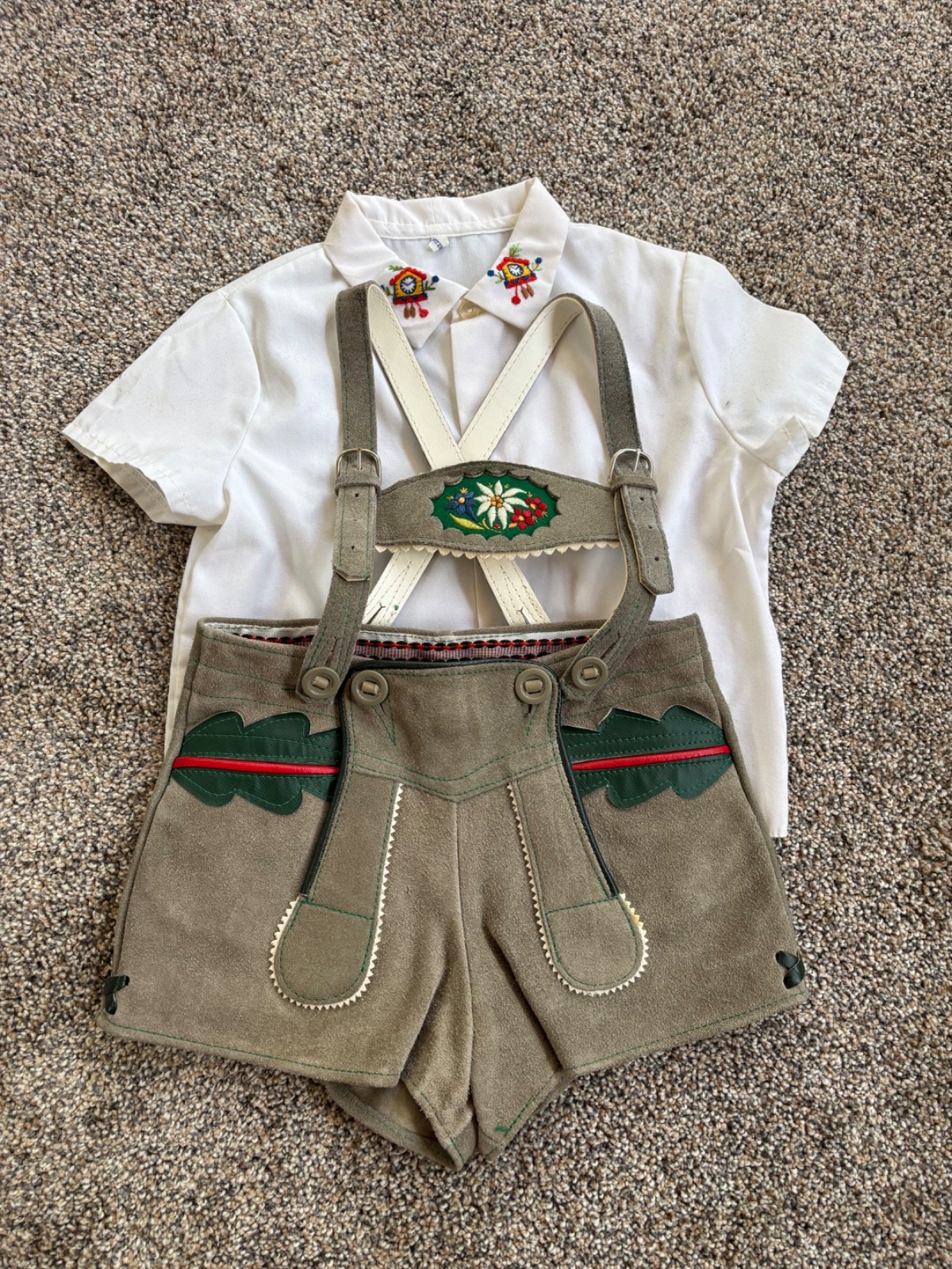 Authentic Swiss Vintage Lederhosen Kids set size 3. Pristine condition- no wear!