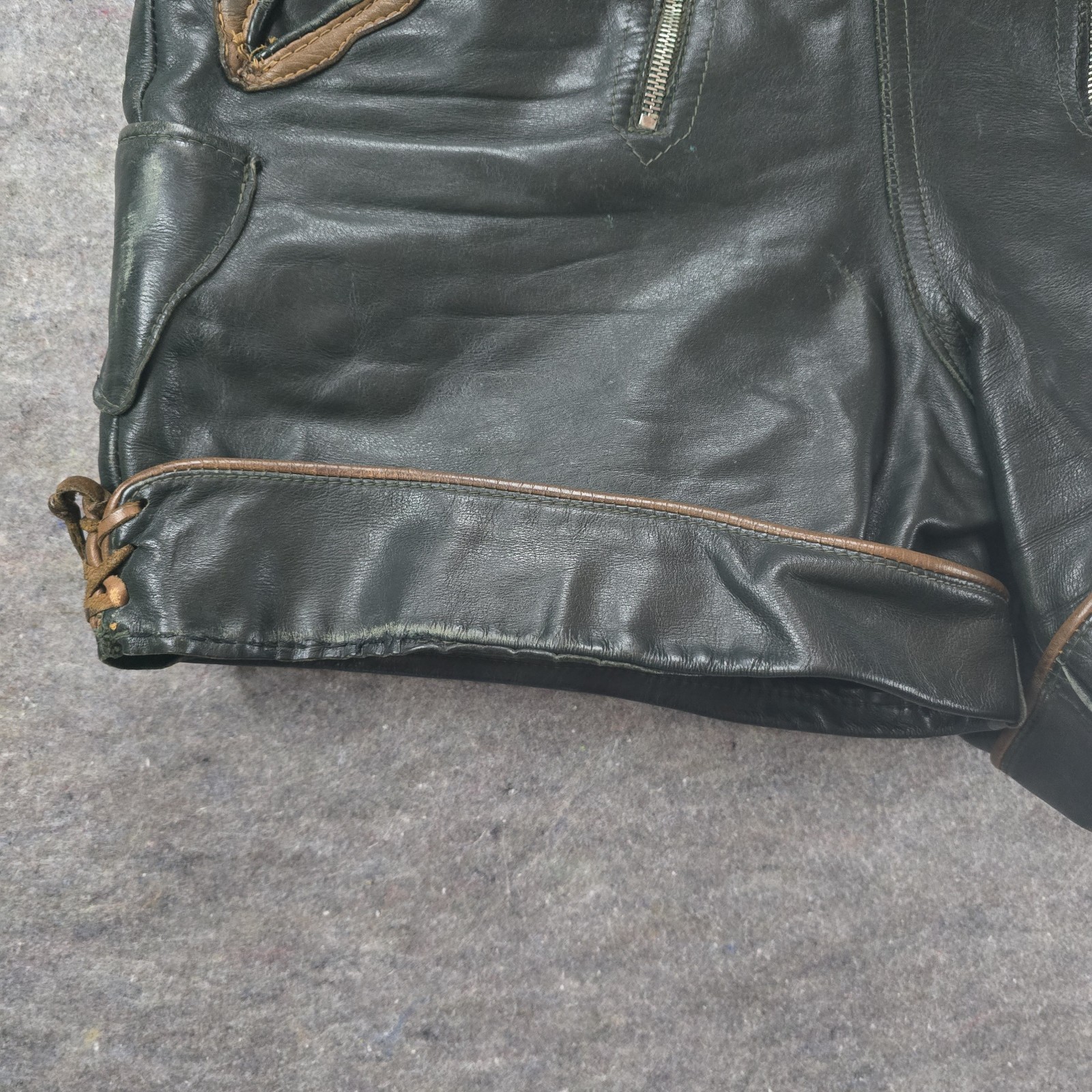 Vintage German Austrian Lederhosen Green Leather Shorts Oktoberfest Womens Sz 31