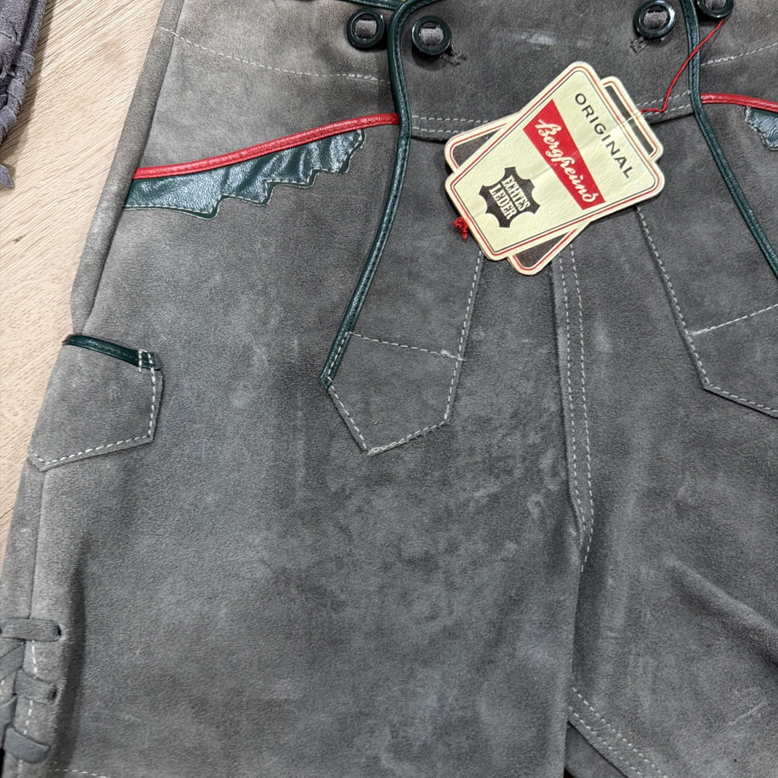 VINTAGE GERMAN LEDERHOSEN GRAY SUEDE LEATHER OKTOBERFEST FESTIVAL Women Men??