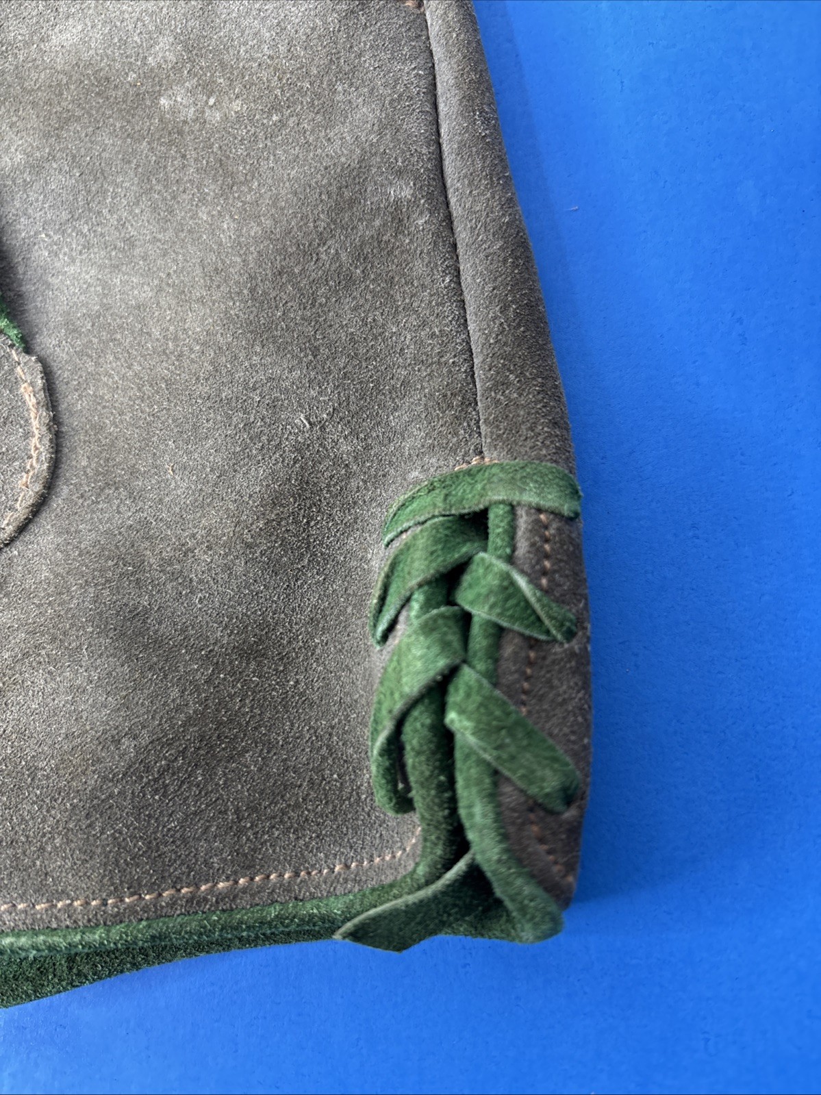 Vintage Bergfreund German Olive Green Suede Shorts Oktoberfest Kids Size 00