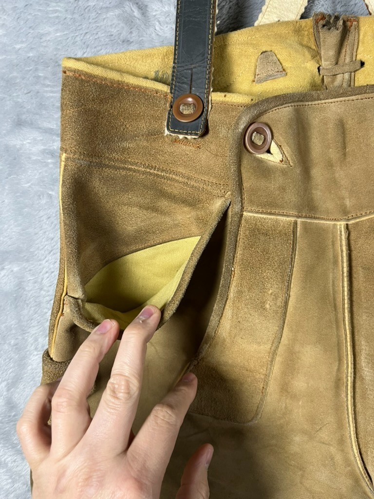 Lederhosen Bavarian Leather Shorts Oktoberfest Festival 30 Brooch Carved