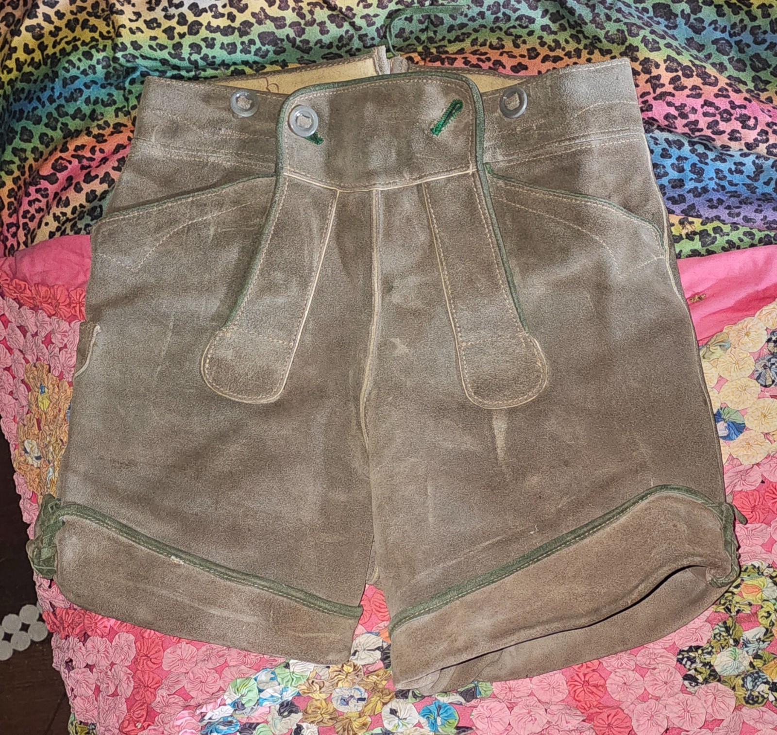 Bergfreund Vintage Austrian Lederhosen Army Green Suede Leather Shorts 27-30