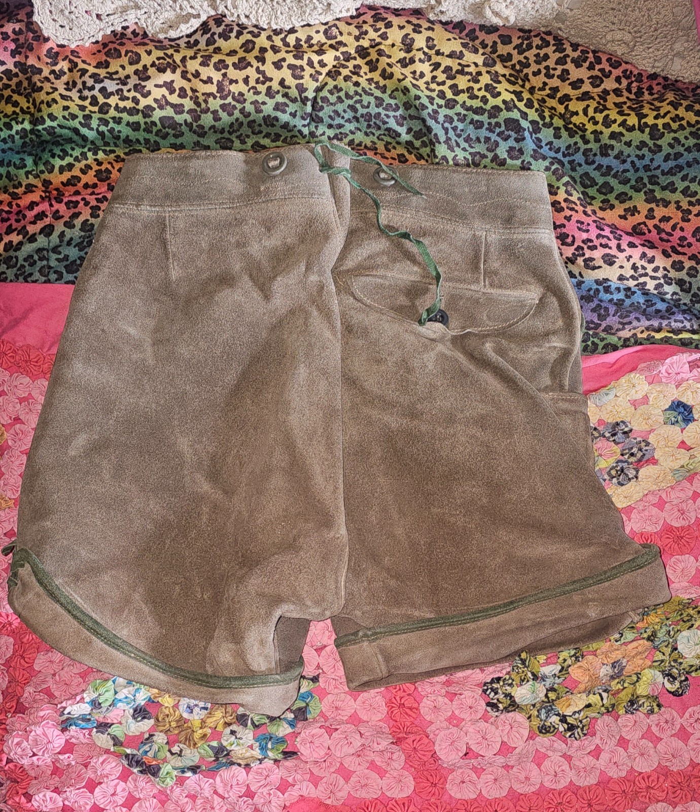 Bergfreund Vintage Austrian Lederhosen Army Green Suede Leather Shorts 27-30