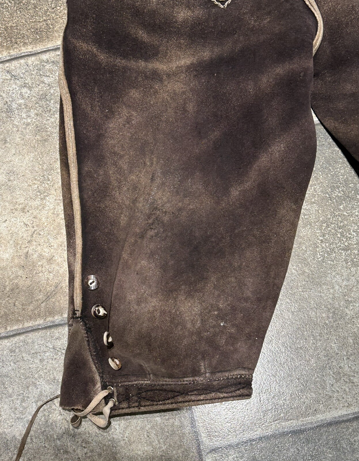 Antike Trachten Hirschleder Kniebund-Lederhose gestickt, m. Gesäß-, Messertasche