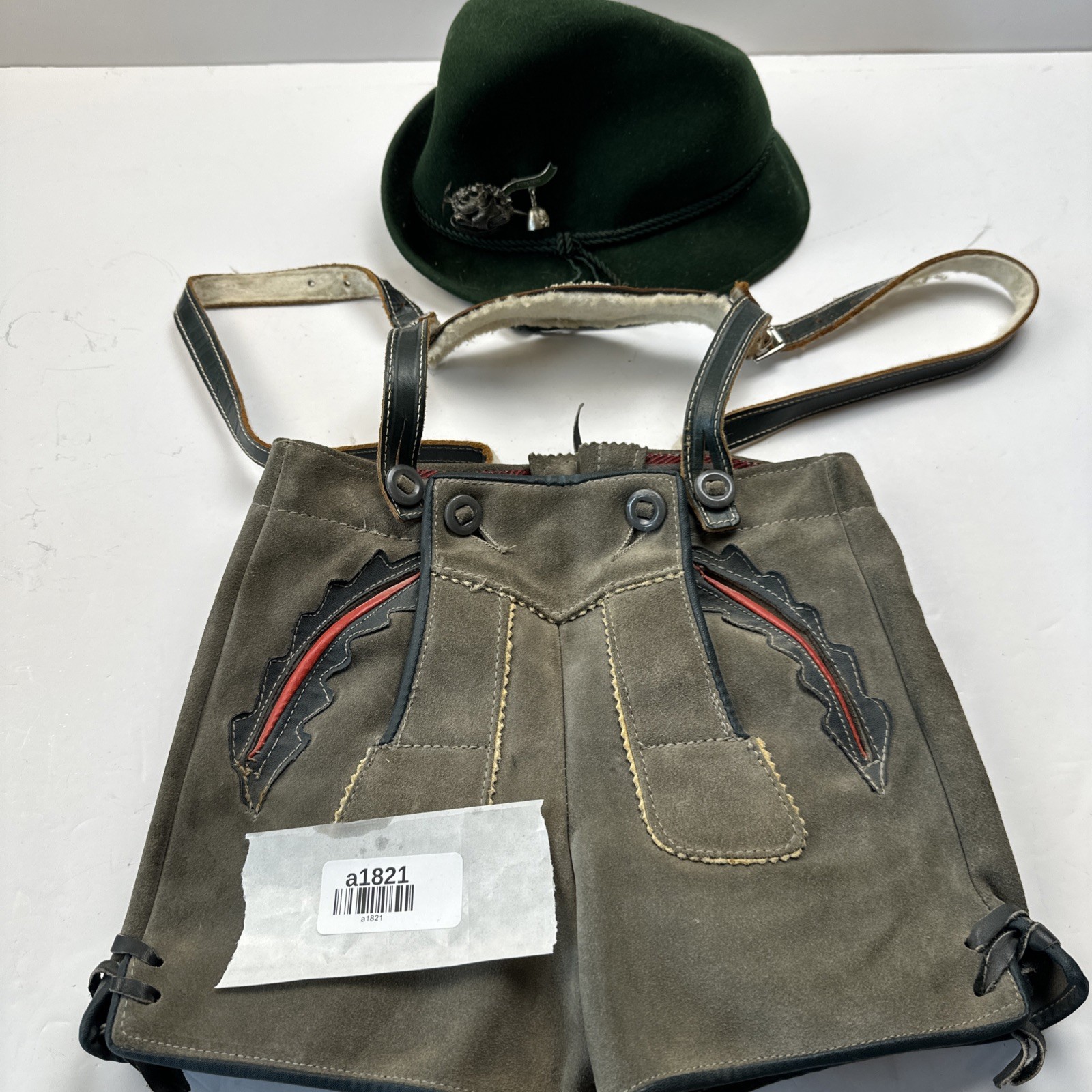 Traditional Boy’s German Lederhosen 24″ Waist Line With Hat and Pins Leather VTG