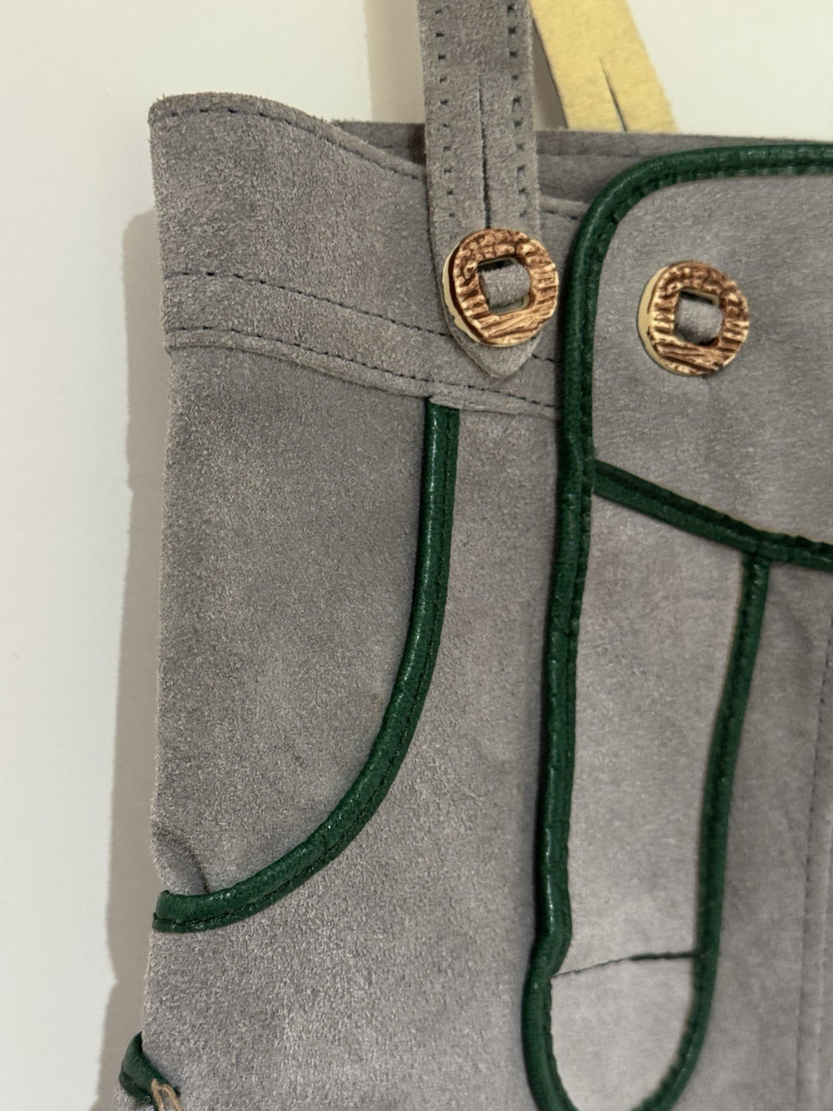 Lederhosen Children’s Suede Leather Pants with Suspenders (Vintage) Size 5/110