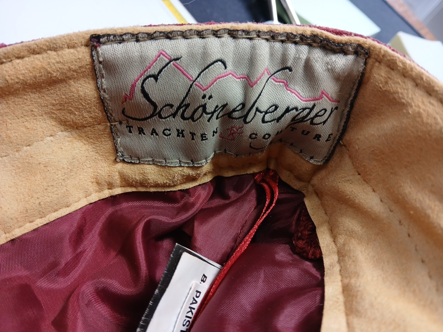 Schoneberger Trachten Couture Shorts Size 30 Red/Burgundy Leather Suede