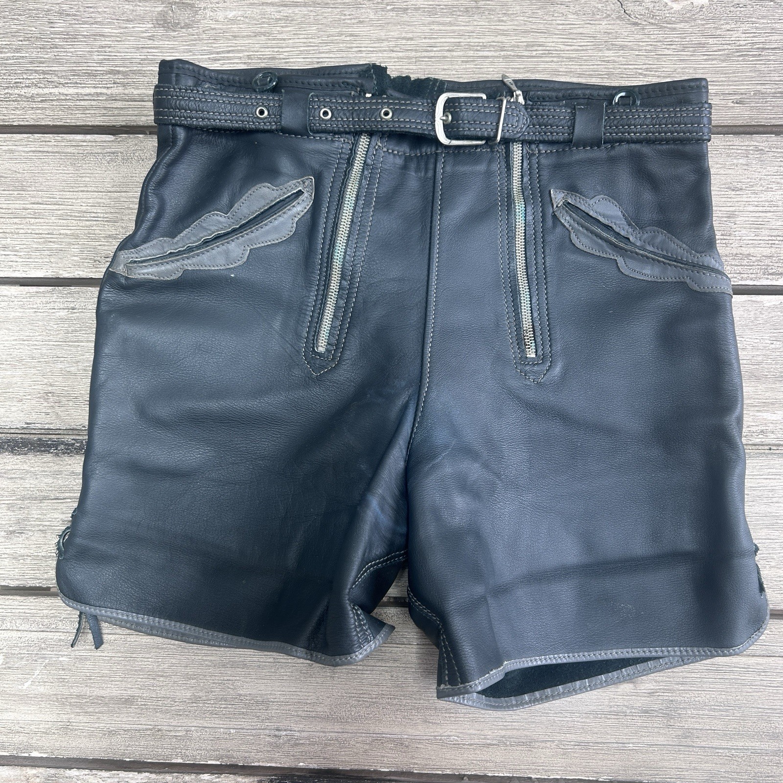 Vintage German Lederhosen Leather Shorts Black Gray Embroidered Waist 28 Belt