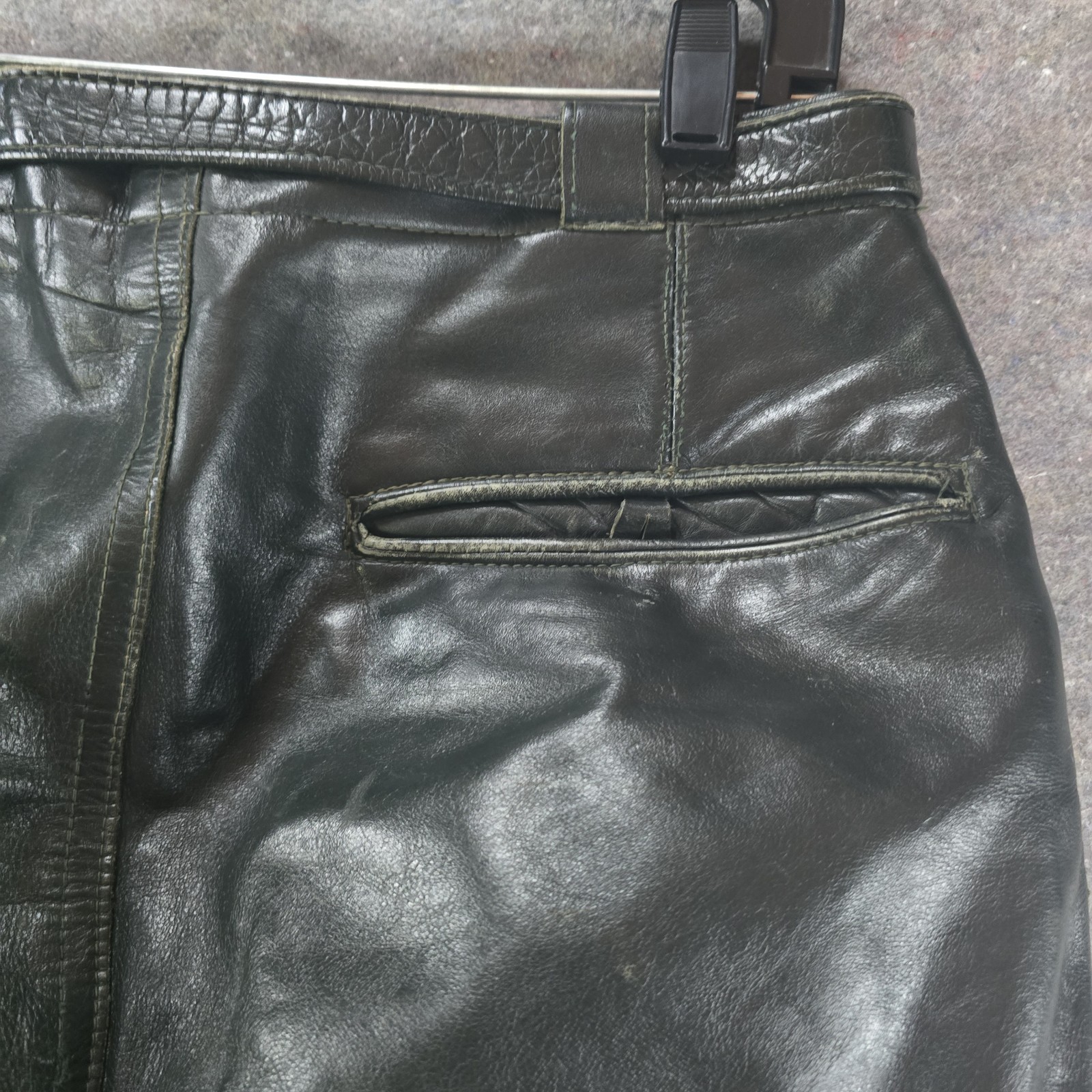 Vintage German Austrian Lederhosen Green Leather Shorts Oktoberfest Womens Sz 31