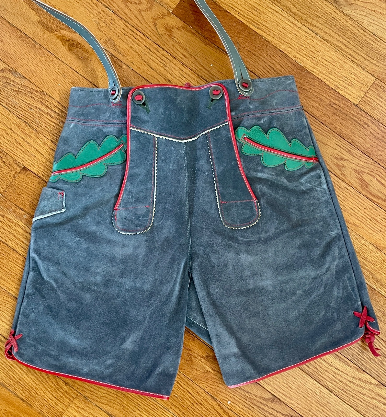 VINTAGE 1960’S GRAY SUEDE AUTHENTIC SUEDE MEN LEDERHOSEN SHORTS SIZE 28″ WAIST