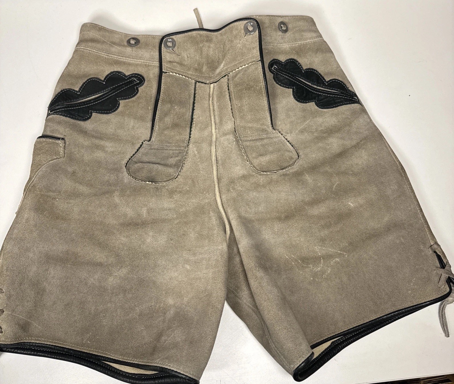 Vintage German Lederhosen Grey Suede Shorts Oktoberfest Men’s 28 Inch Waist