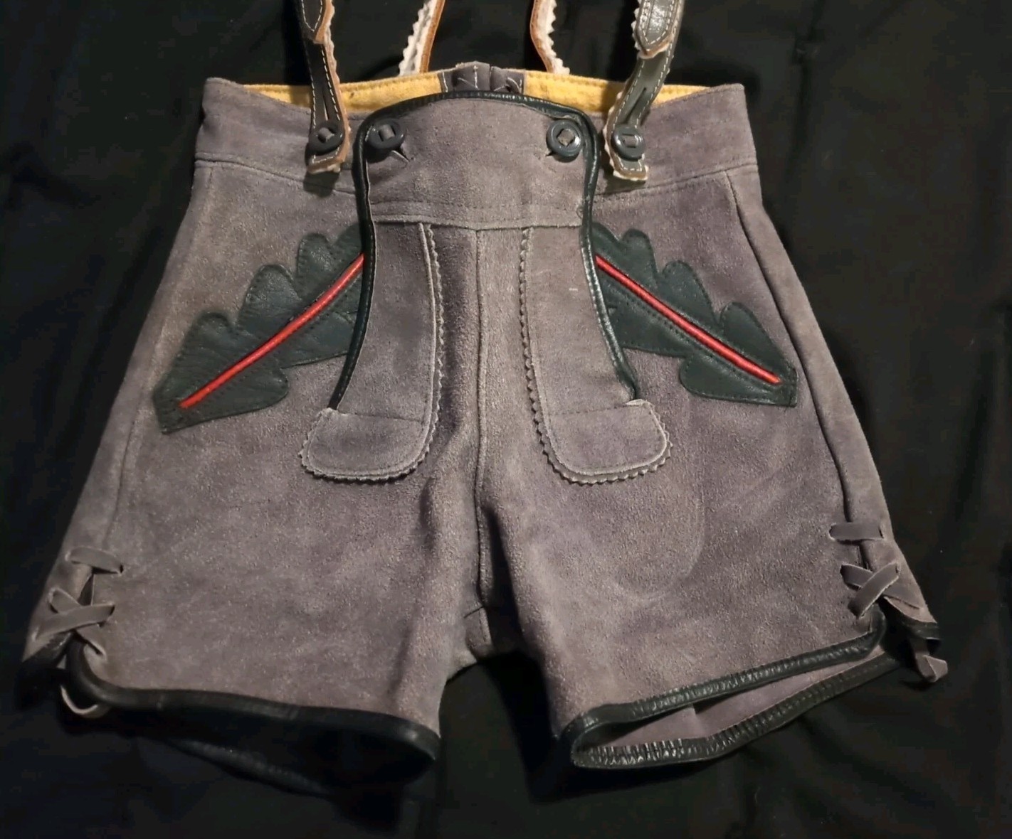 VTG Lederhosen Germany Suede Leather Shorts Suspenders Oktoberfest Child Size S