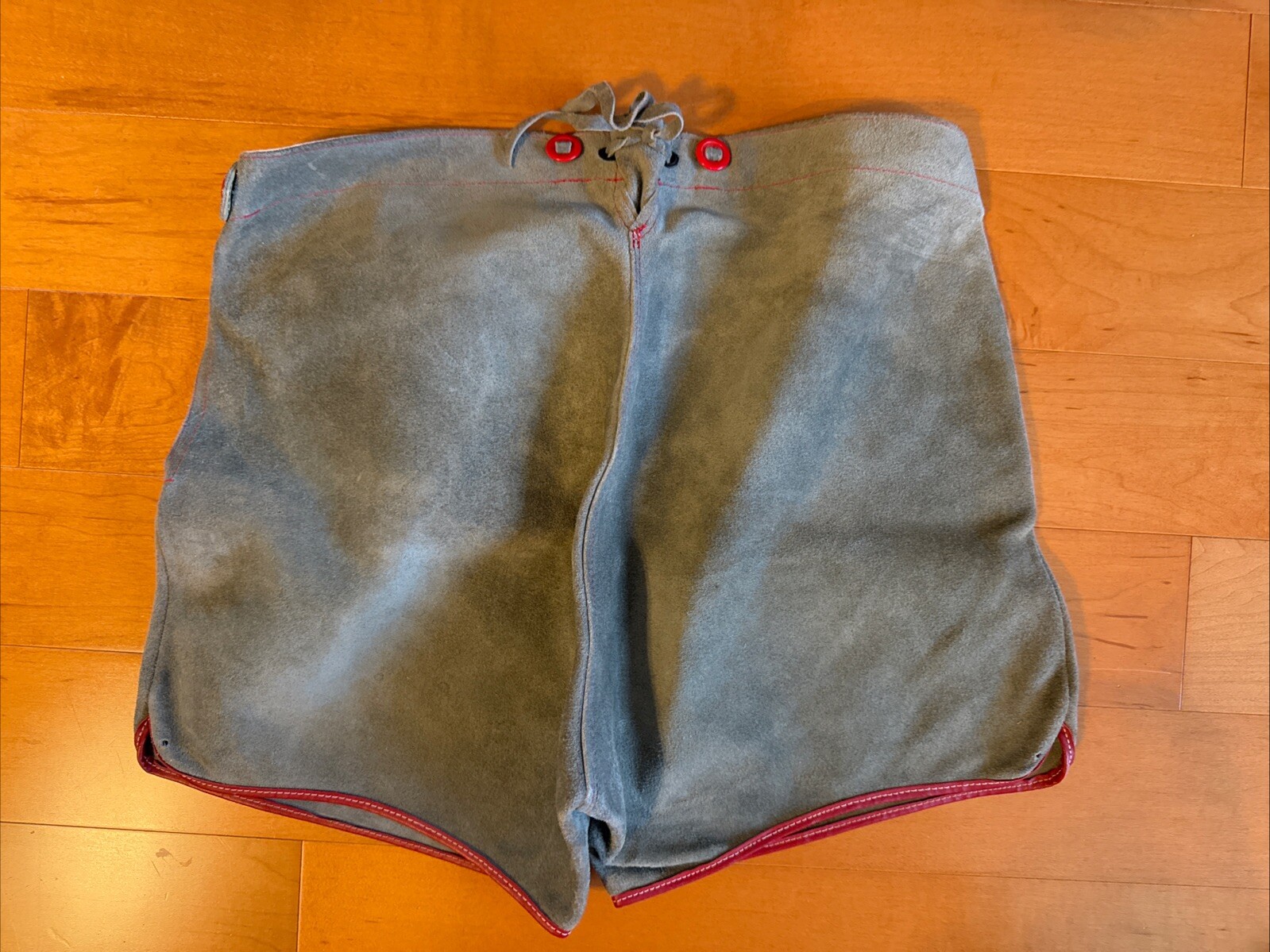 VTG Lederhosen Bavarian Trachten Boys Leather Shorts Pants 30” Heart Oktoberfest