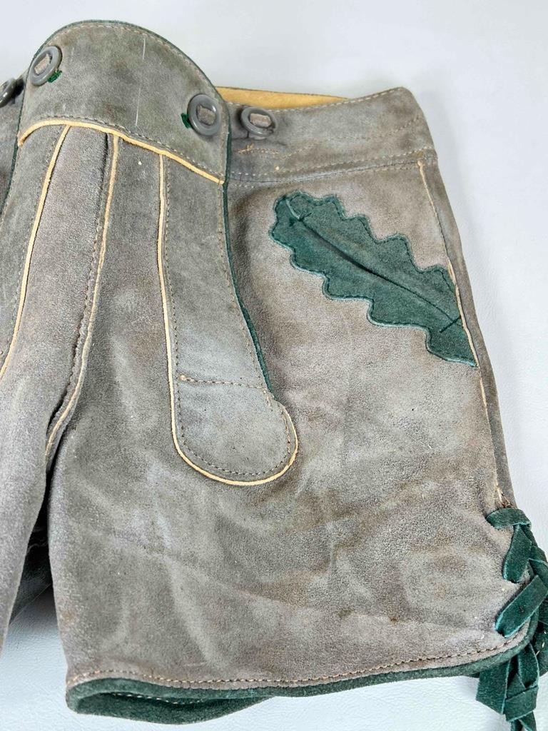 Vintage Marke Bergfreund German Lederhosen Grey Suede Leather Shorts Child Sz. 1