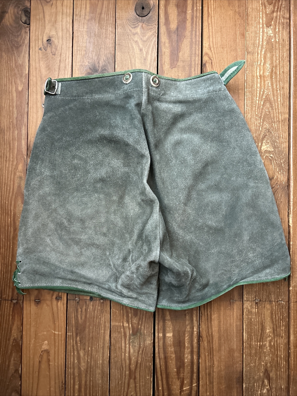 Vintage German Lederhosen Green Suede Leather Oktoberfest Shorts Size 28