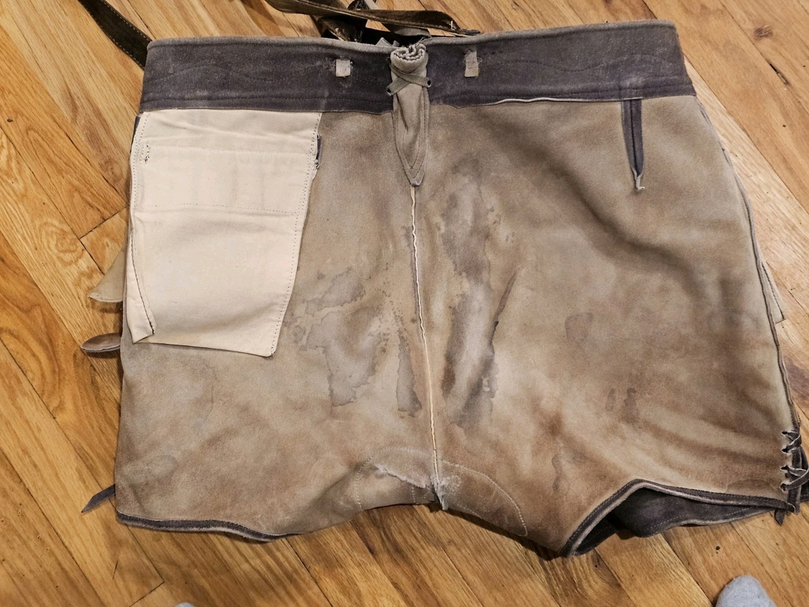 Men’s Vtg Lederhosen Green Gray Leather Shorts Size 42 w Suspenders Oaktoberfest