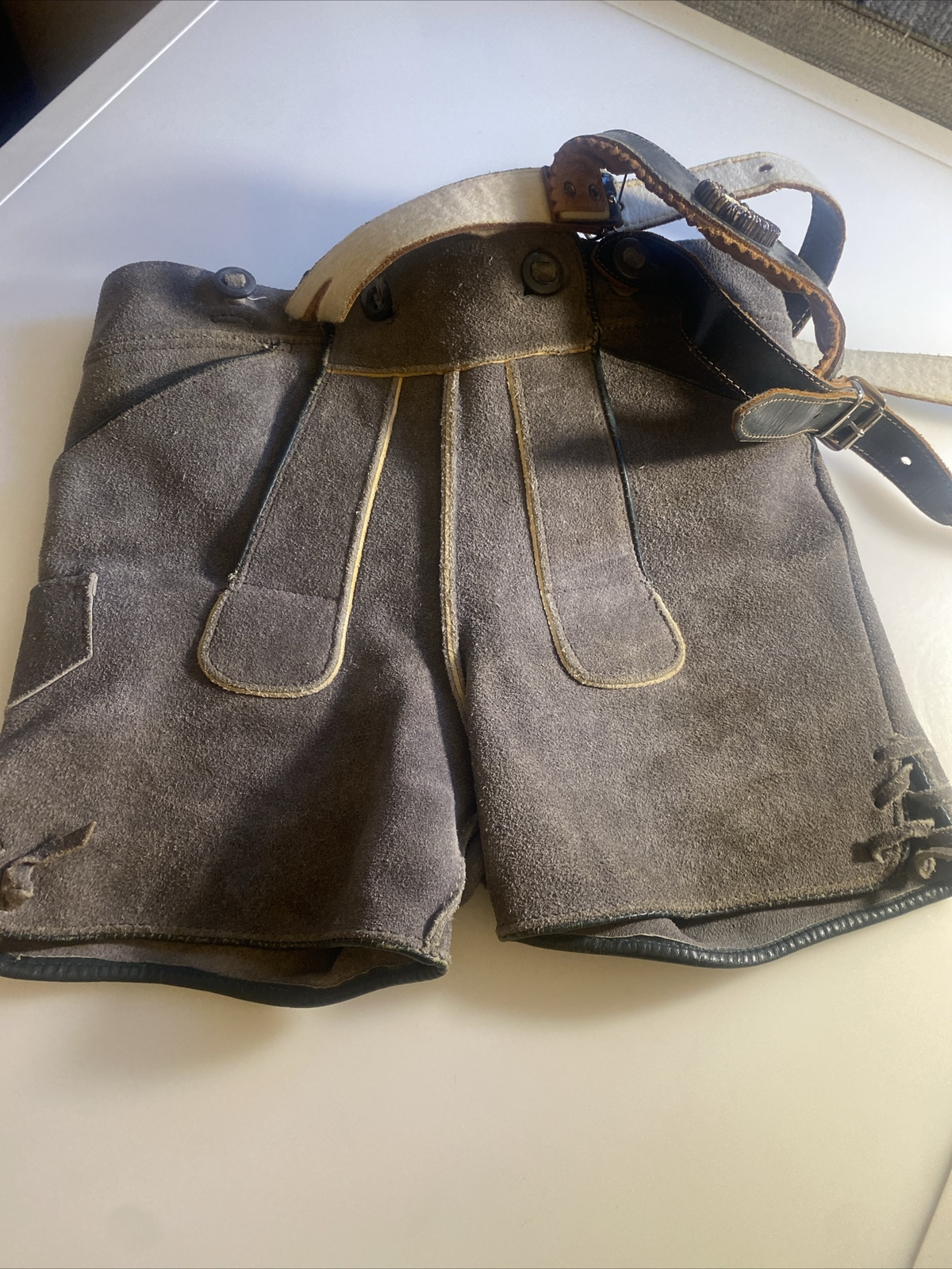 VTG German Lederhosen Size 46 Gray Suede Oktoberfest PLUS Boy’s 3brbb