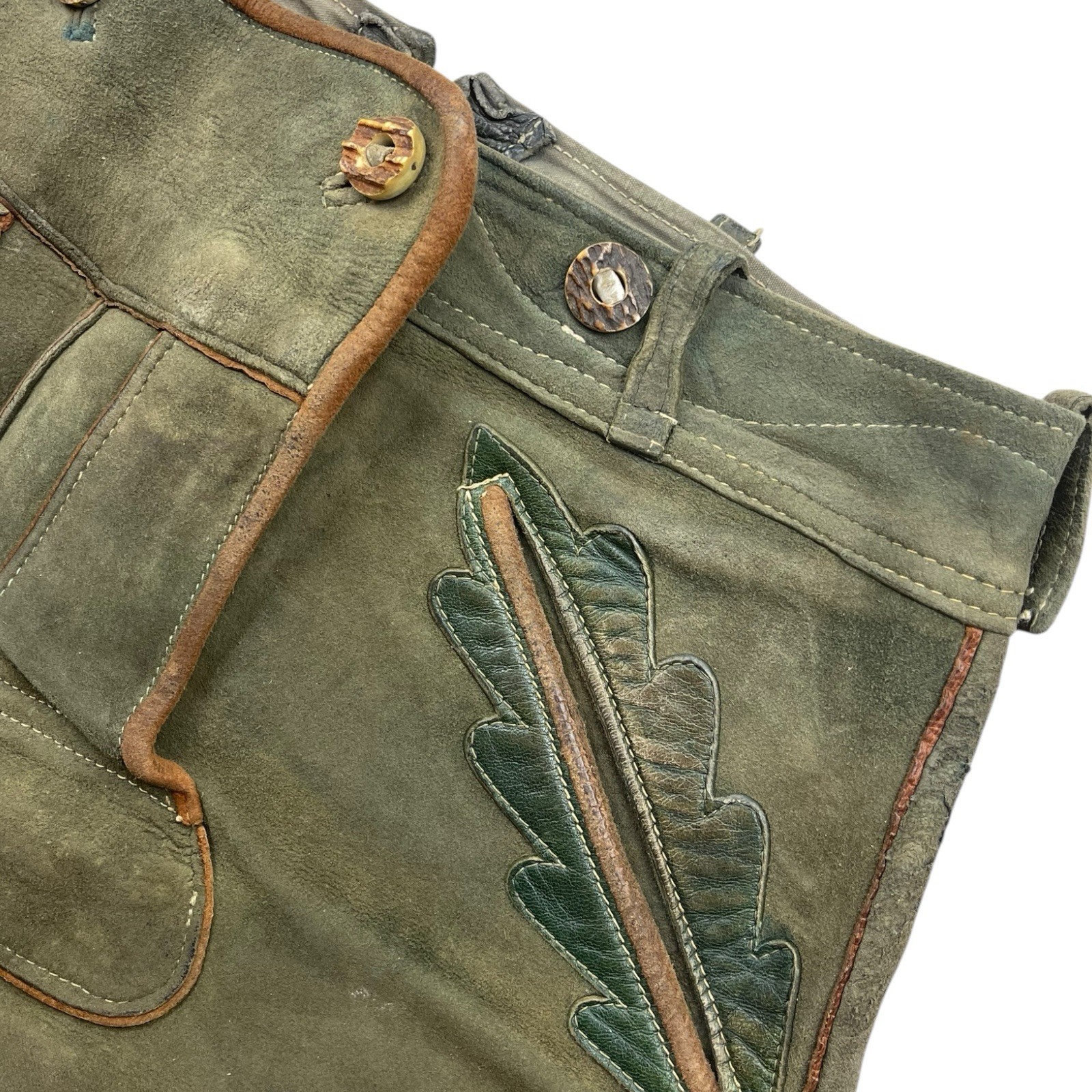 Short leather trousers size S-M waist 43cm laurel leaf 70s green leather vintage