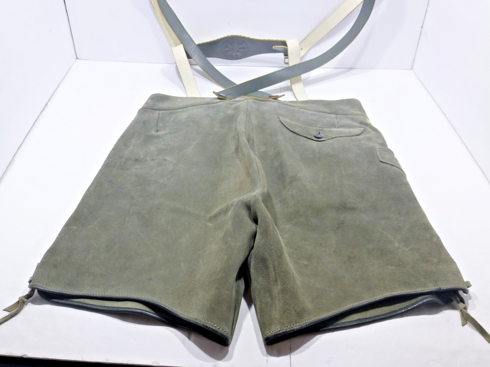 German Lederhouse shorts, gray, size 34