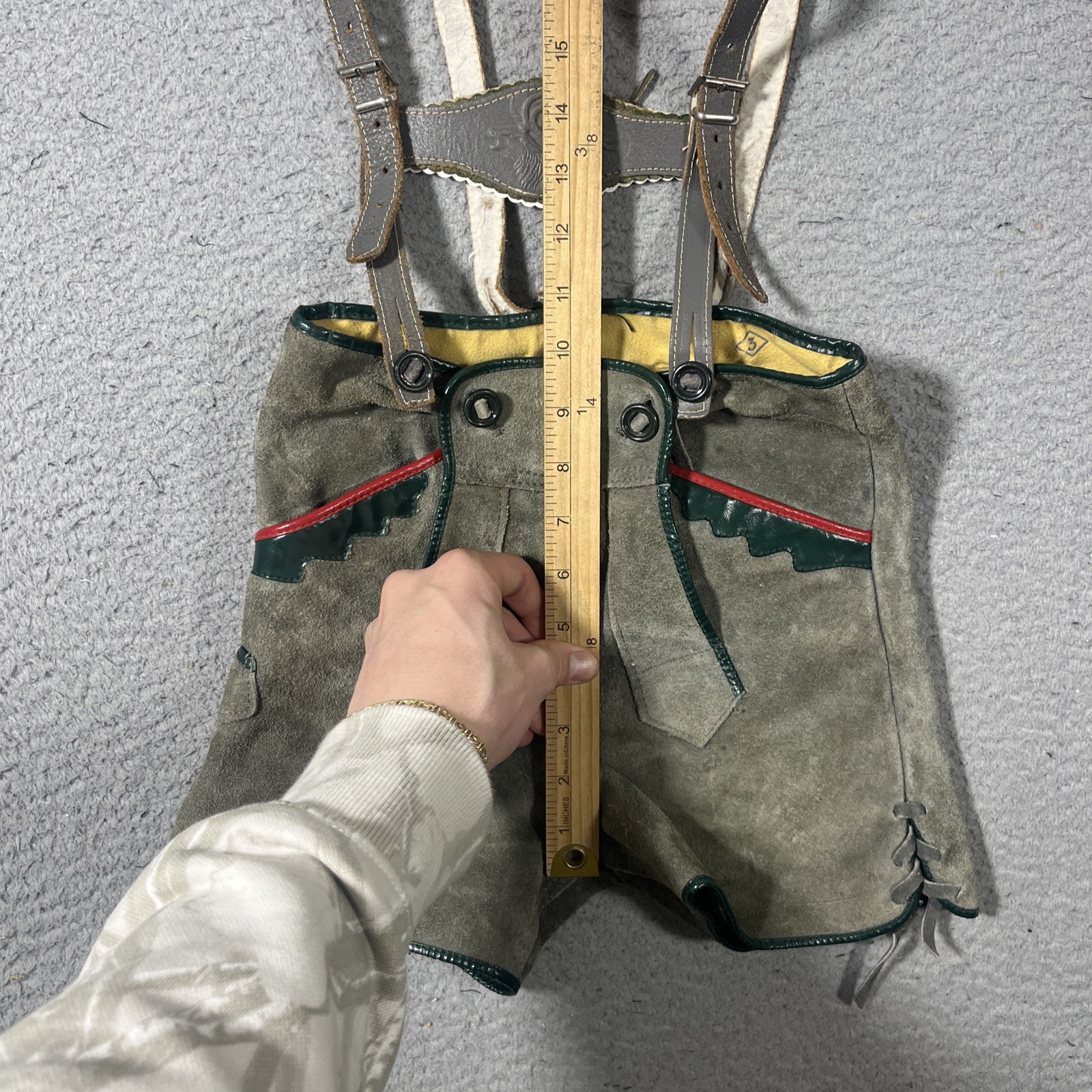 VTG Bergfreund Lederhosen Kids Sz 3 German Olive Green Suede Shorts Oktoberfest