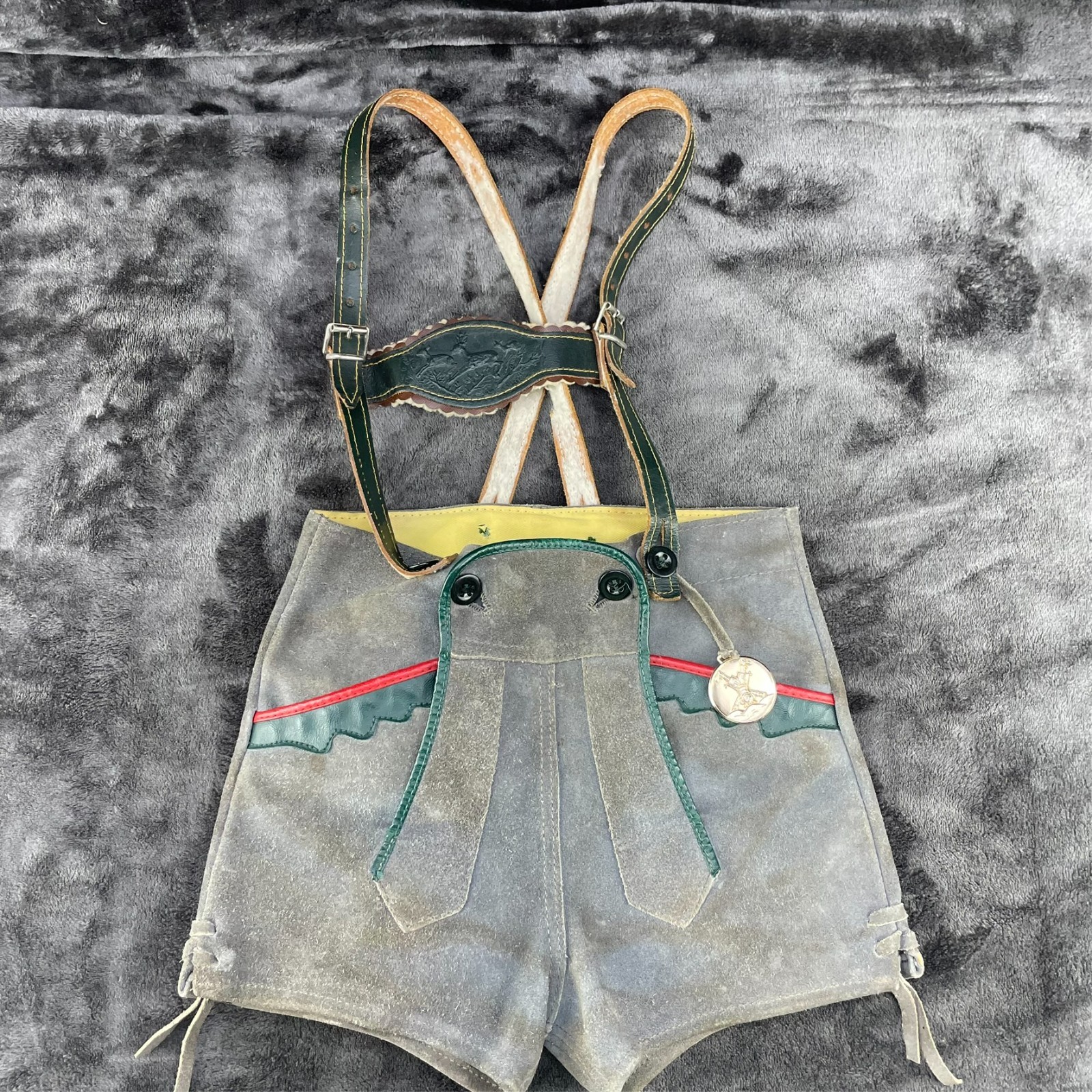 VTG BERGFREUND German Lederhosen Oktoberfest Boy’s Suede Shorts w/Suspenders