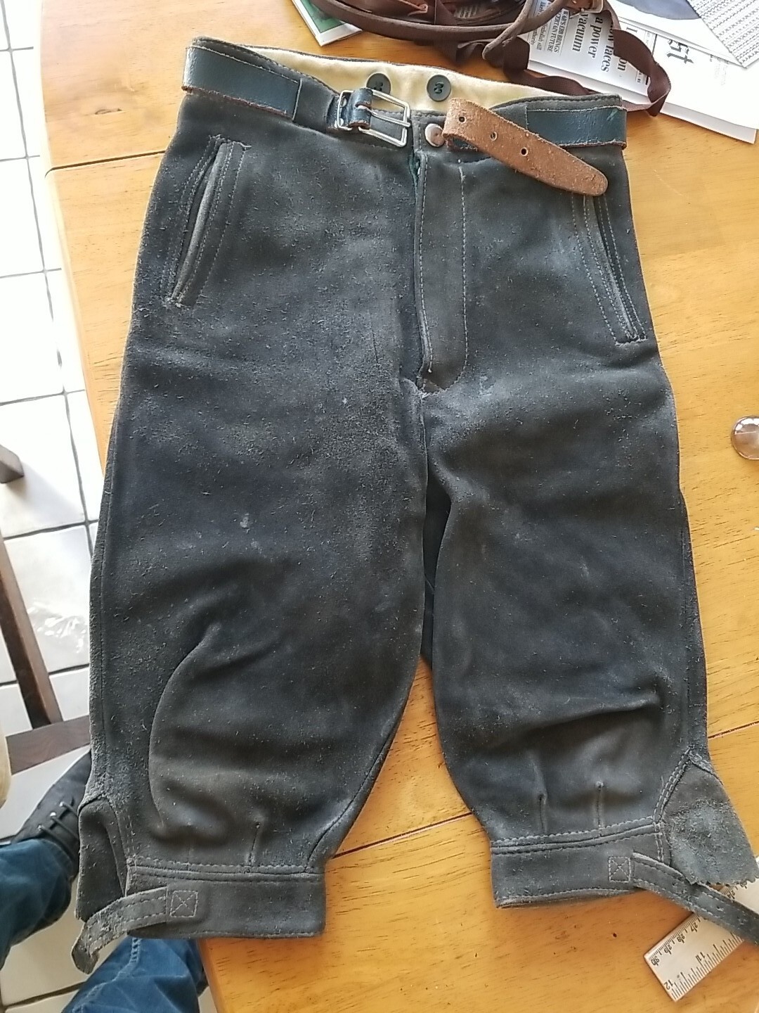Vintage German Oktoberfest LEDERHOSEN Child Size 22-23 Inch Shorts Suade Leather