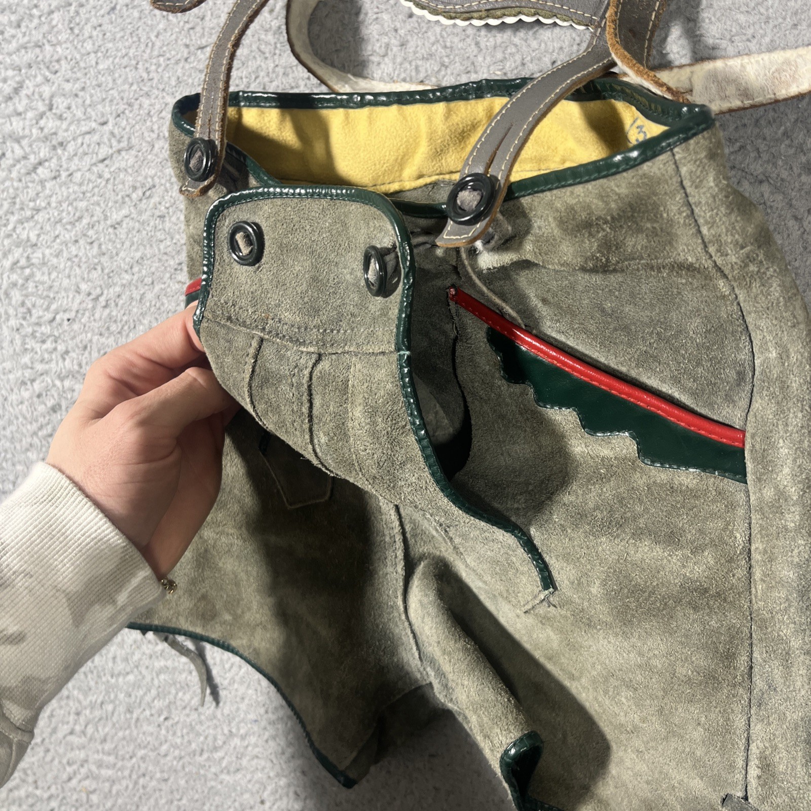 VTG Bergfreund Lederhosen Kids Sz 3 German Olive Green Suede Shorts Oktoberfest