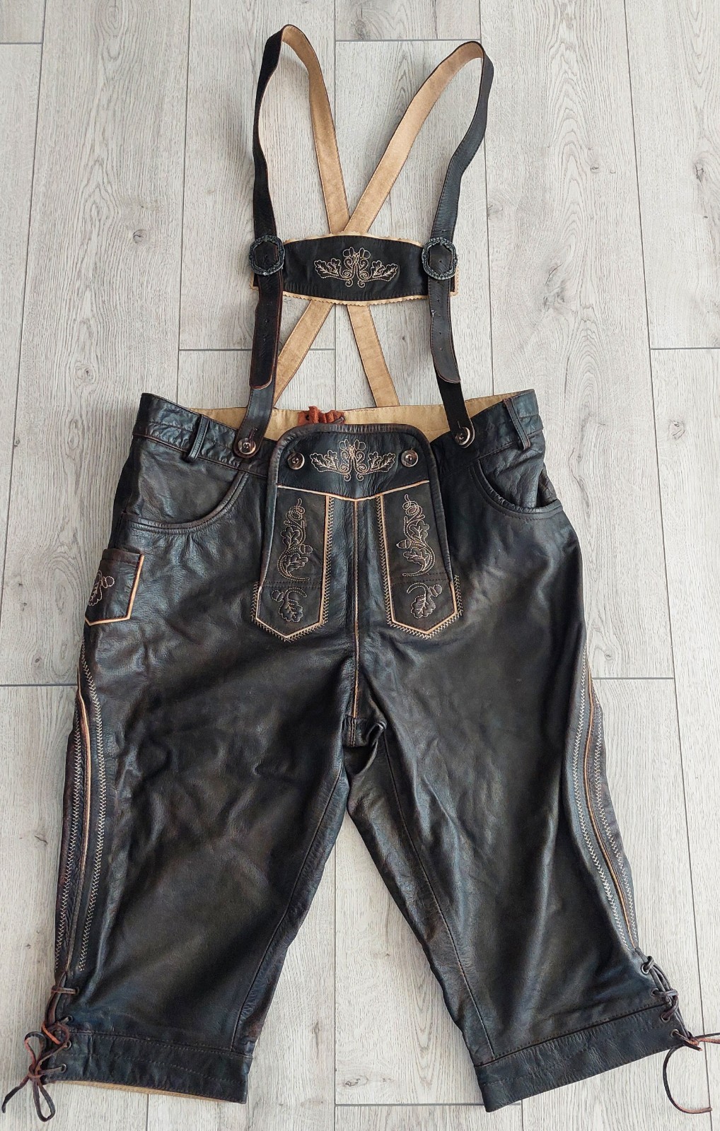 Bavarian lederhosen, Leather, deer antler buttons, size EU 56, US – 2XL, Germany