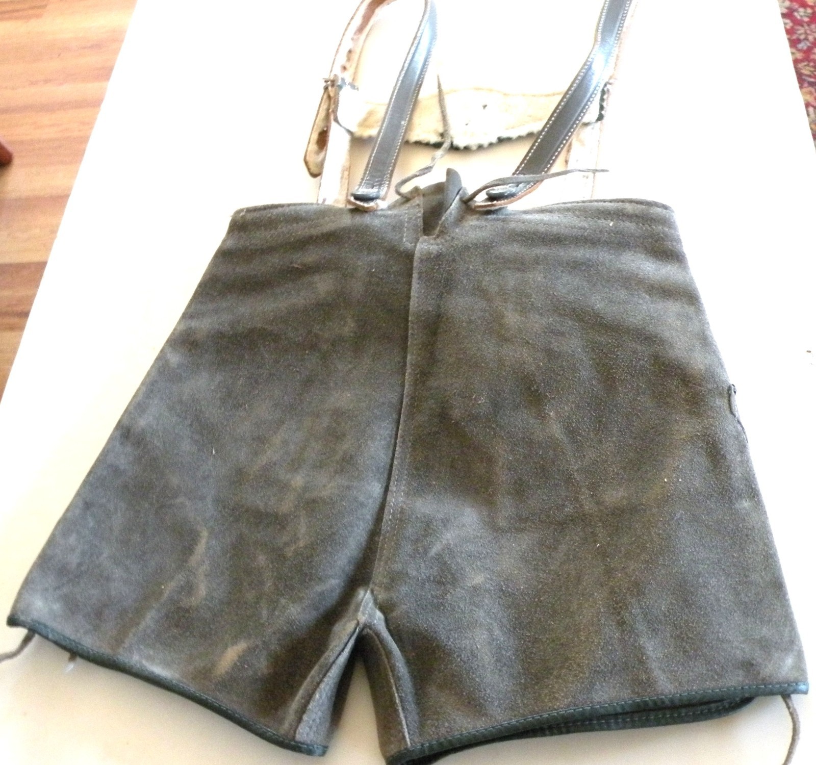 VINTAGE GENUINE LEATHER CHILDS GRAY LEDERHOSEN SHORTS w/SUSPENDERS Oktoberfest