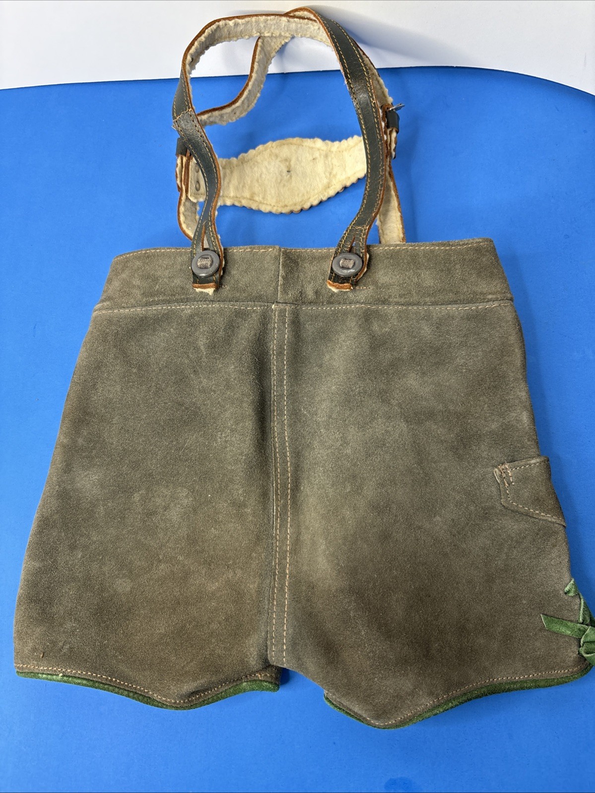 Vintage Bergfreund German Olive Green Suede Shorts Oktoberfest Kids Size 00
