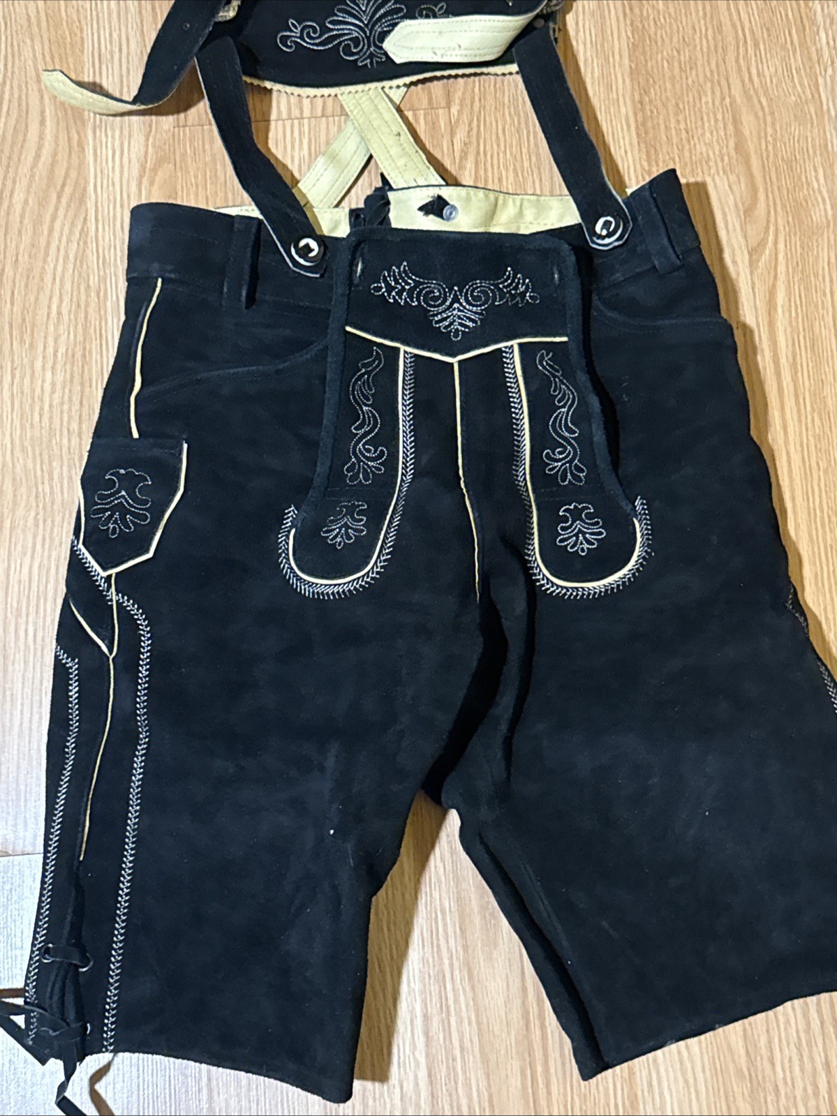 Gaudi Size 48 Black Suede Leather Lederhosen Bavarian Shorts Oktoberfest