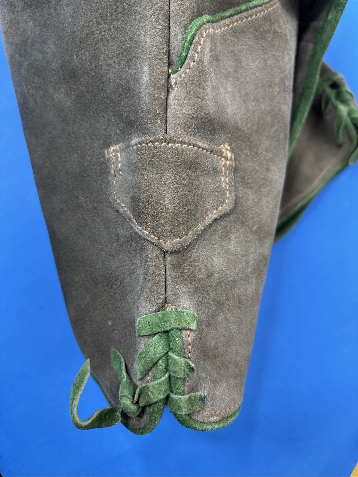 Vintage Bergfreund German Olive Green Suede Shorts Oktoberfest Kids Size 00