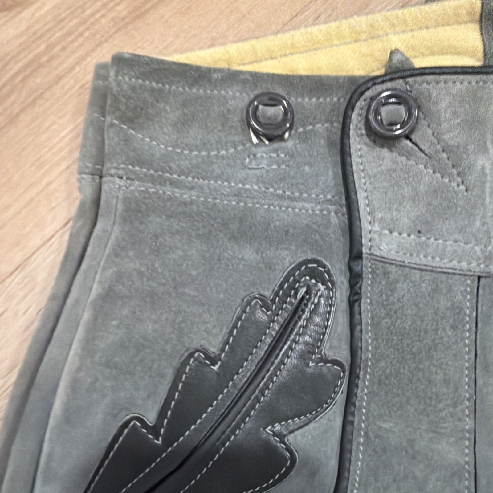 VINTAGE GERMAN LEDERHOSEN GRAY SUEDE LEATHER OKTOBERFEST FESTIVAL Women Men??