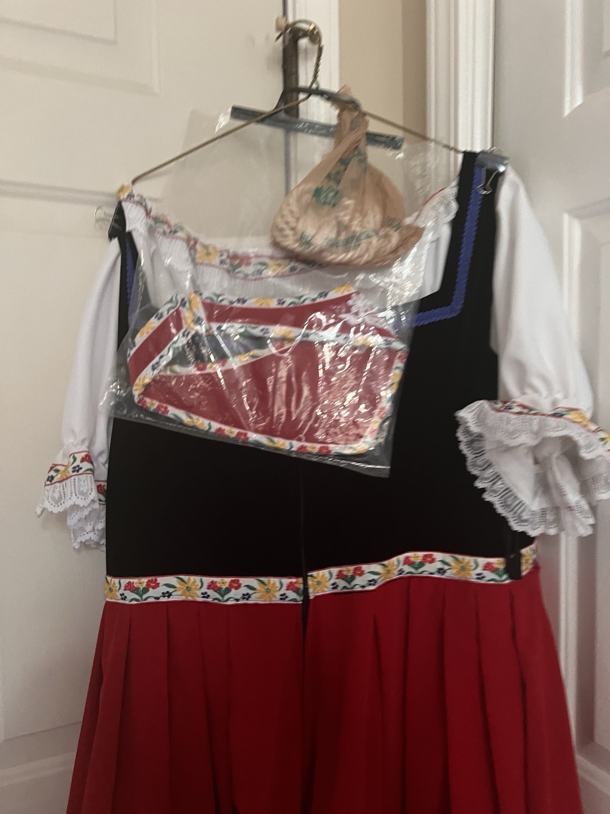 Bavarian/ Ukrainian/ Polish Oktoberfest Authentic Costume Sz 2X