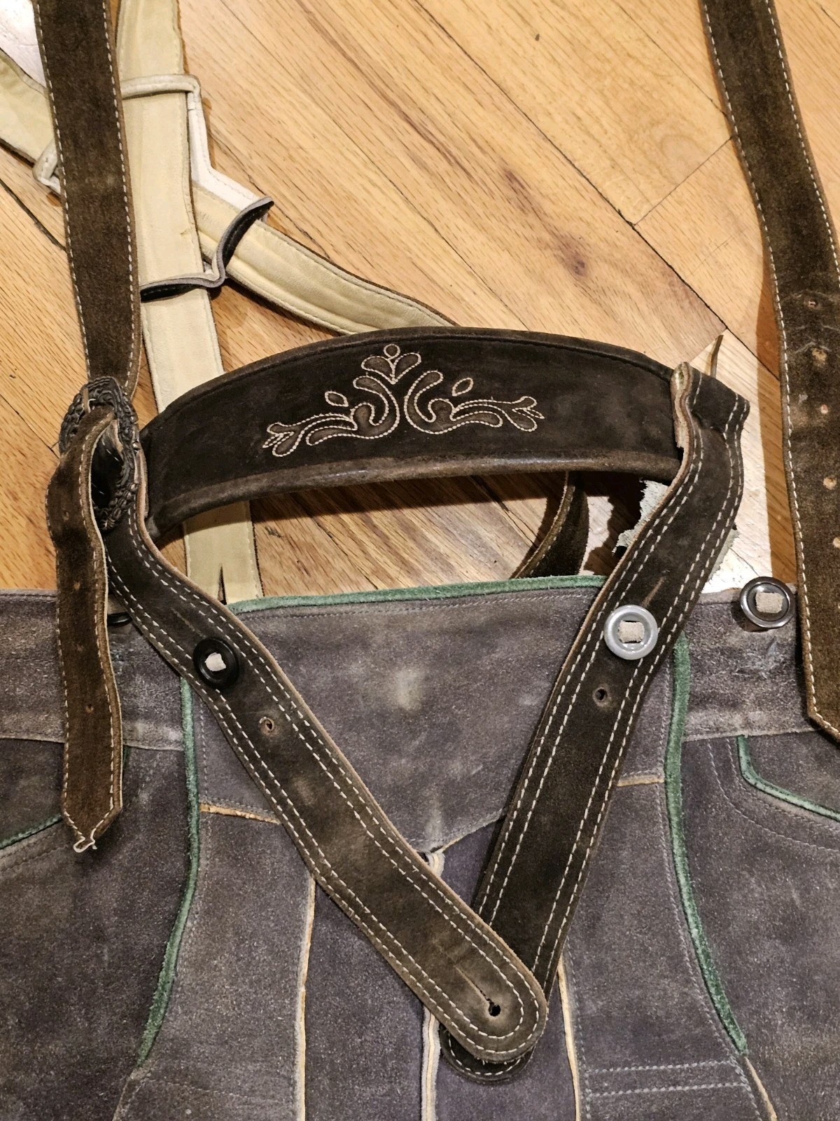 Men’s Vtg Lederhosen Green Gray Leather Shorts Size 42 w Suspenders Oaktoberfest