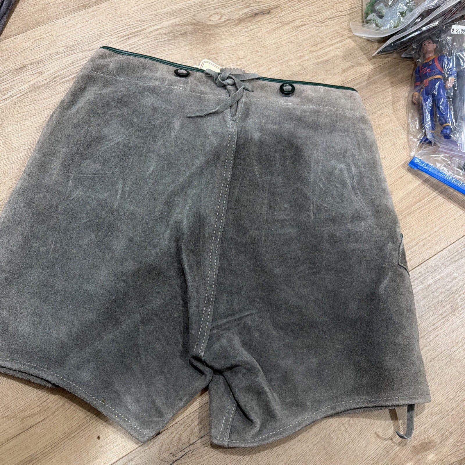 VINTAGE GERMAN LEDERHOSEN GRAY SUEDE LEATHER OKTOBERFEST FESTIVAL Women Men??