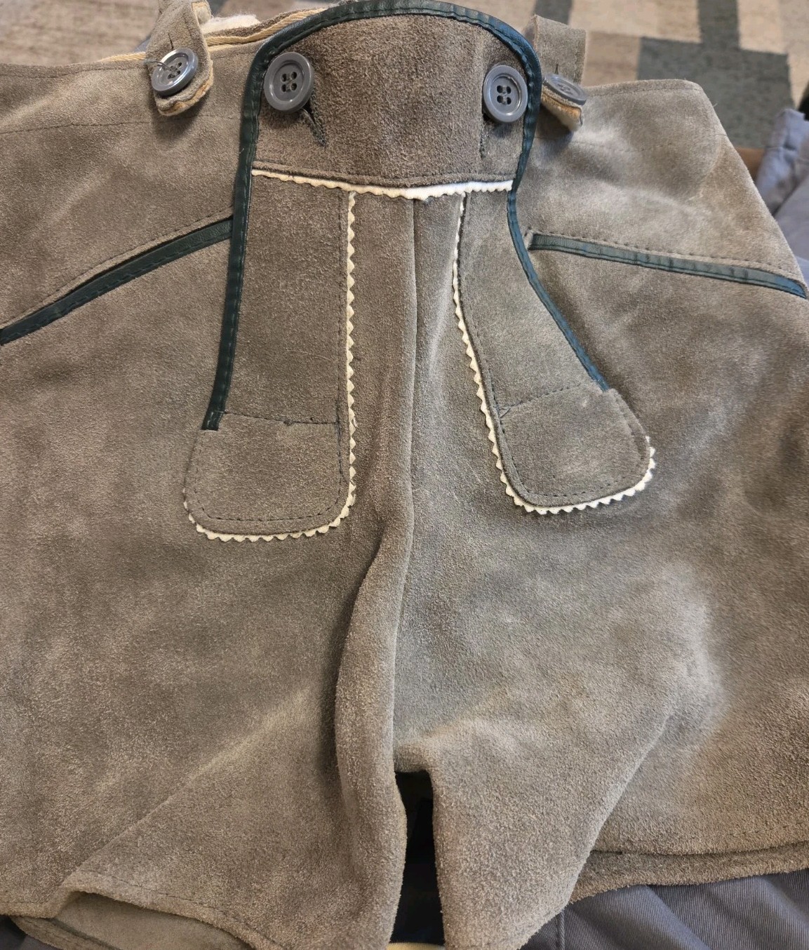 Vintage Lederhosen Suede Gray Shorts & Suspenders Oktoberfest Bavarian 22″