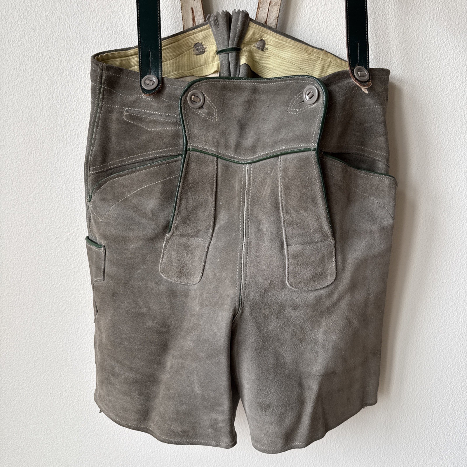 VINTAGE Lederhosen Leather Oktoberfest 30″ Waist Shorts Pants Suspenders German