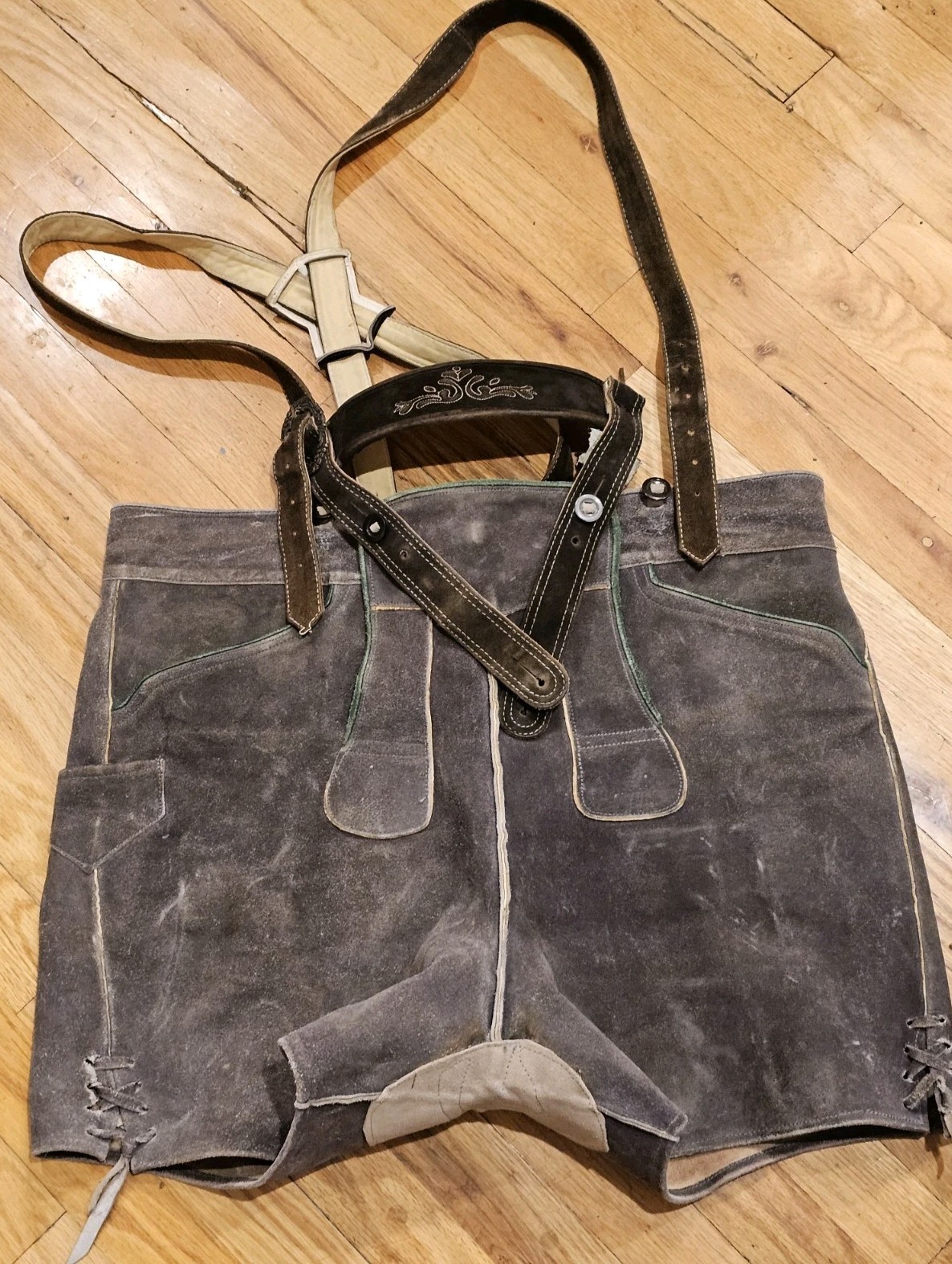 Men’s Vtg Lederhosen Green Gray Leather Shorts Size 42 w Suspenders Oaktoberfest