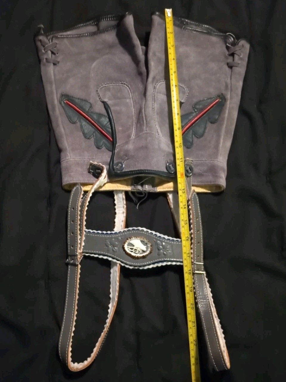 VTG Lederhosen Germany Suede Leather Shorts Suspenders Oktoberfest Child Size S