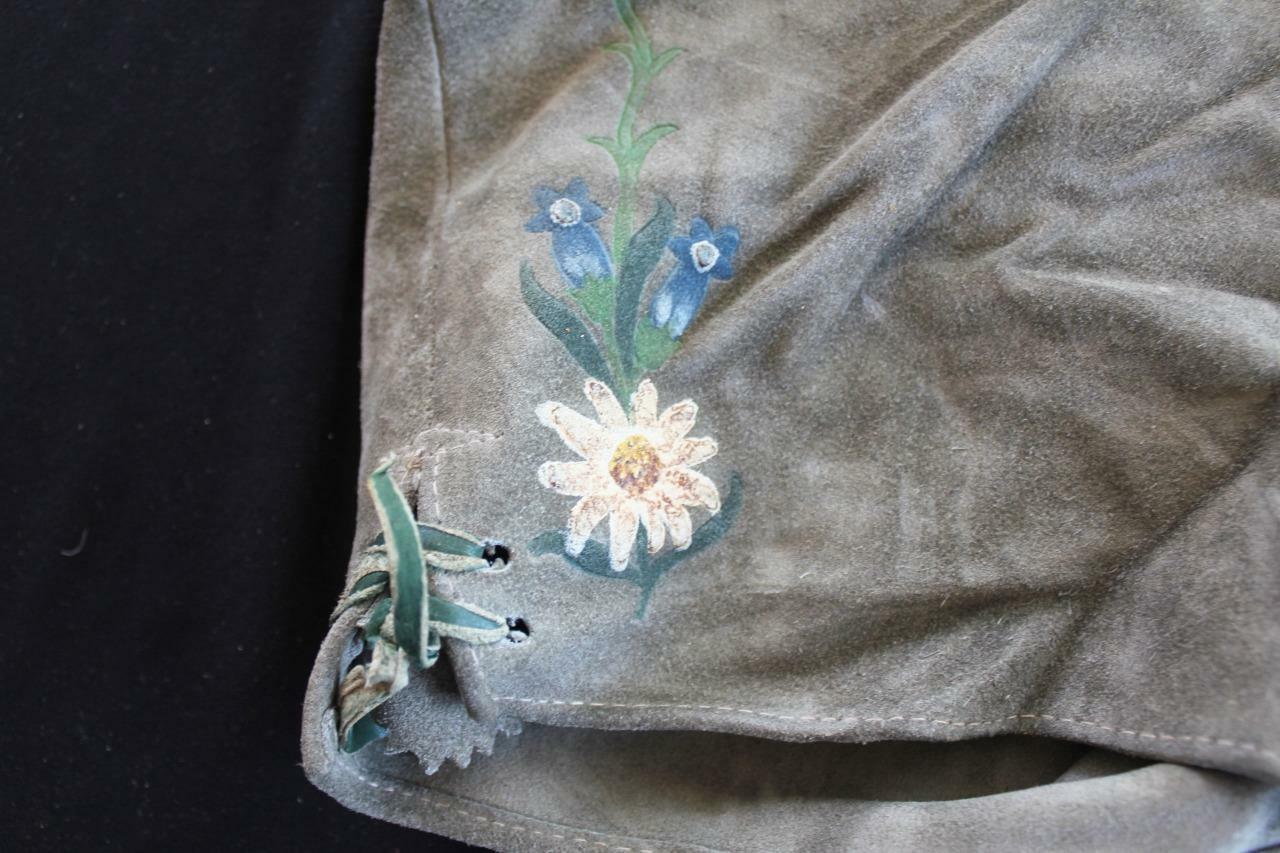 VINTAGE 1970’S GRAY GREEN SUEDE AUTHENTIC SUEDE LEDERHOSEN SHORTS SIZE 28″ WAIST