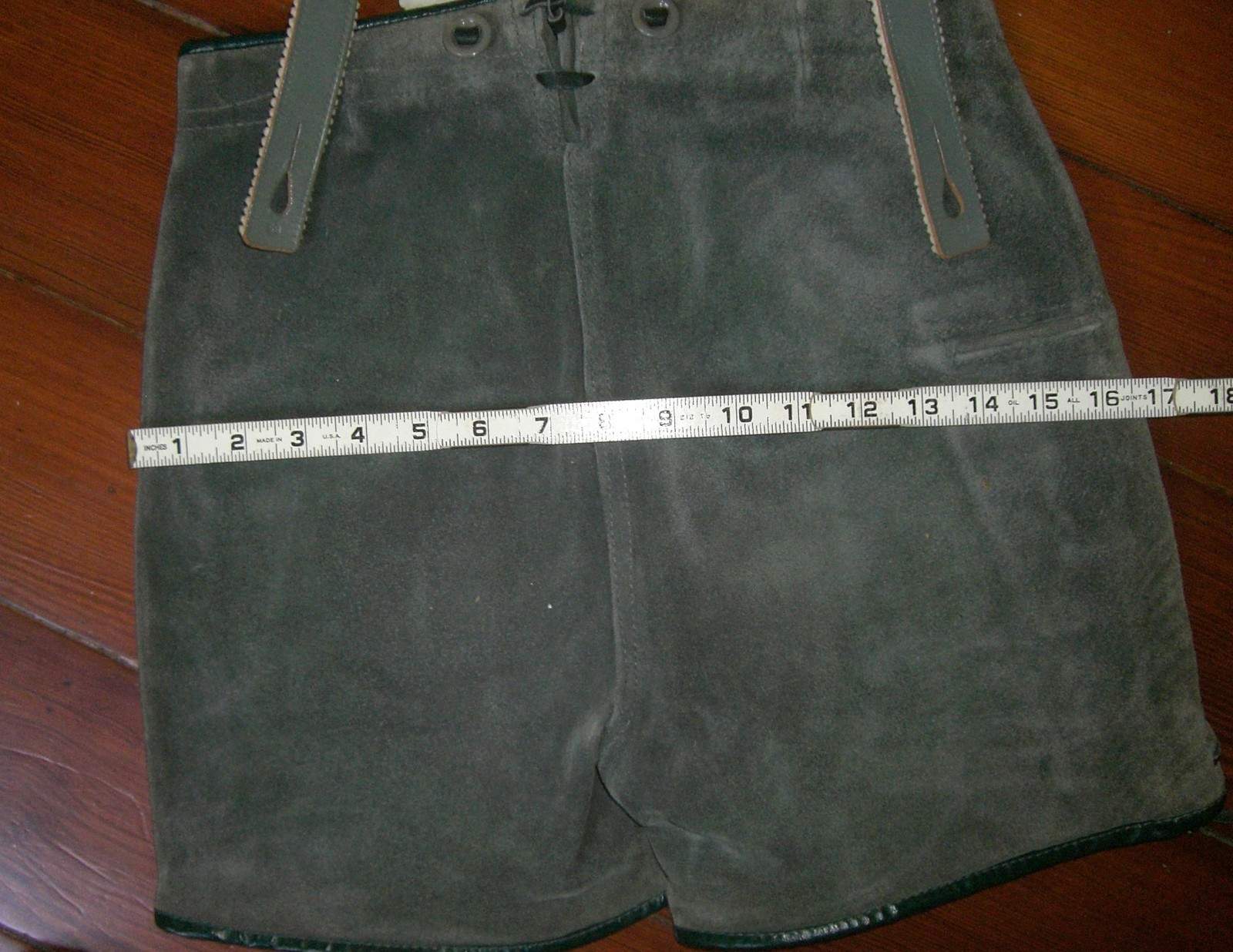 Vintage LEDERHOSEN LEATHER SHORTS SMALL SUEDE October Fest-X-1