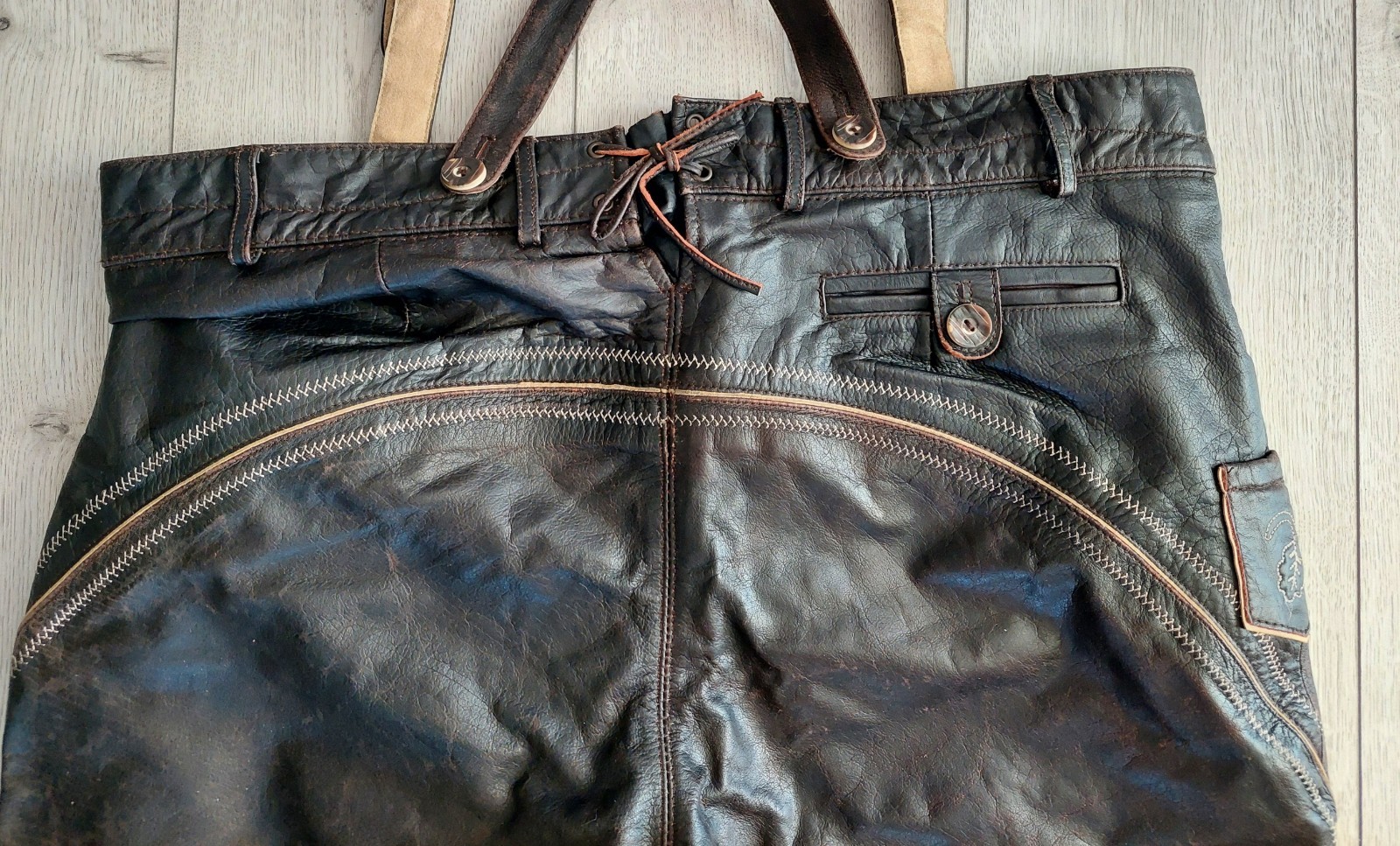 Bavarian lederhosen, Leather, deer antler buttons, size EU 56, US – 2XL, Germany