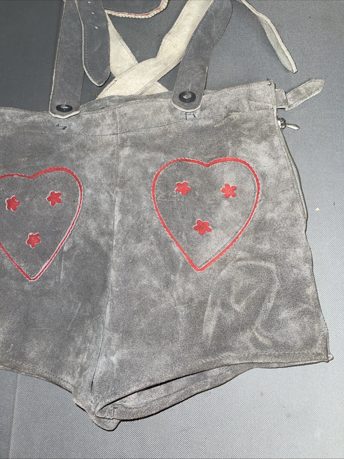 Vintage Women’s German Lederhosen Gray Suede Heart Details 27” Waist 2.5” Inseam