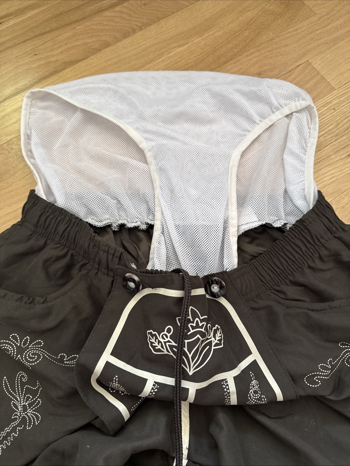Alpin de Suisse Men’s Oktoberfest Lederhosen Style Shorts Black Embroidered XXL