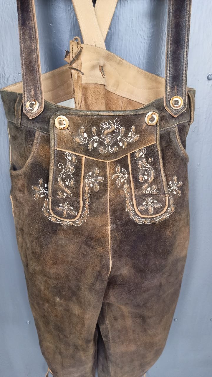 Bavarian traditional Lederhose shorts. German leather suit. Size 52