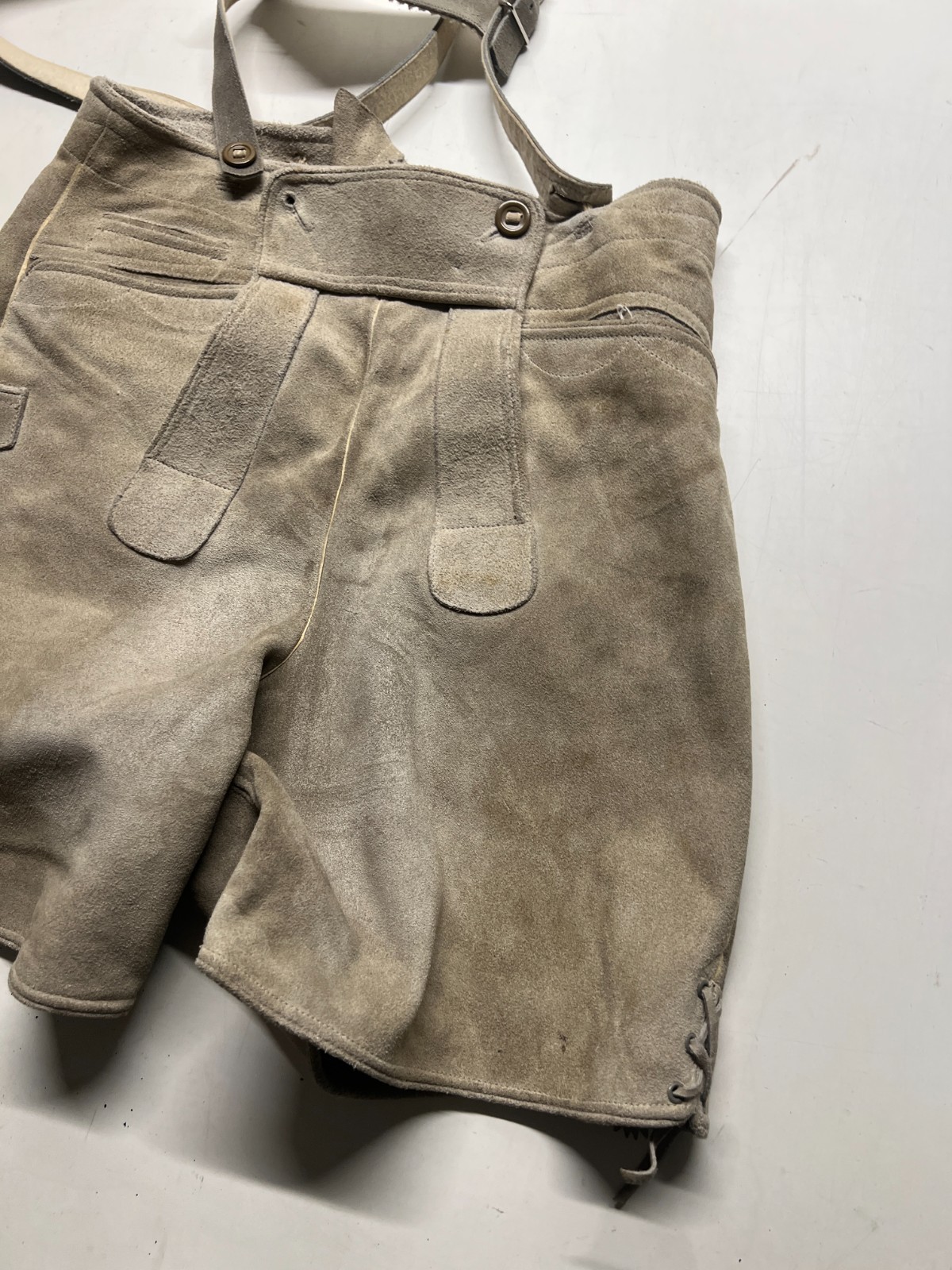 Lederhosen Bavarian Shorts Beige Suspenders Suede Germany Festive Mens Sz 16×19