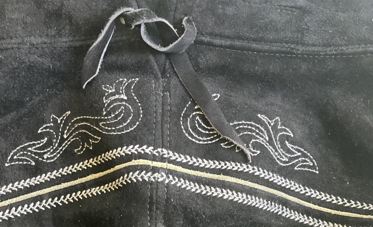 Beckert Modell Embroidered Suede Lederhosen With Suspenders