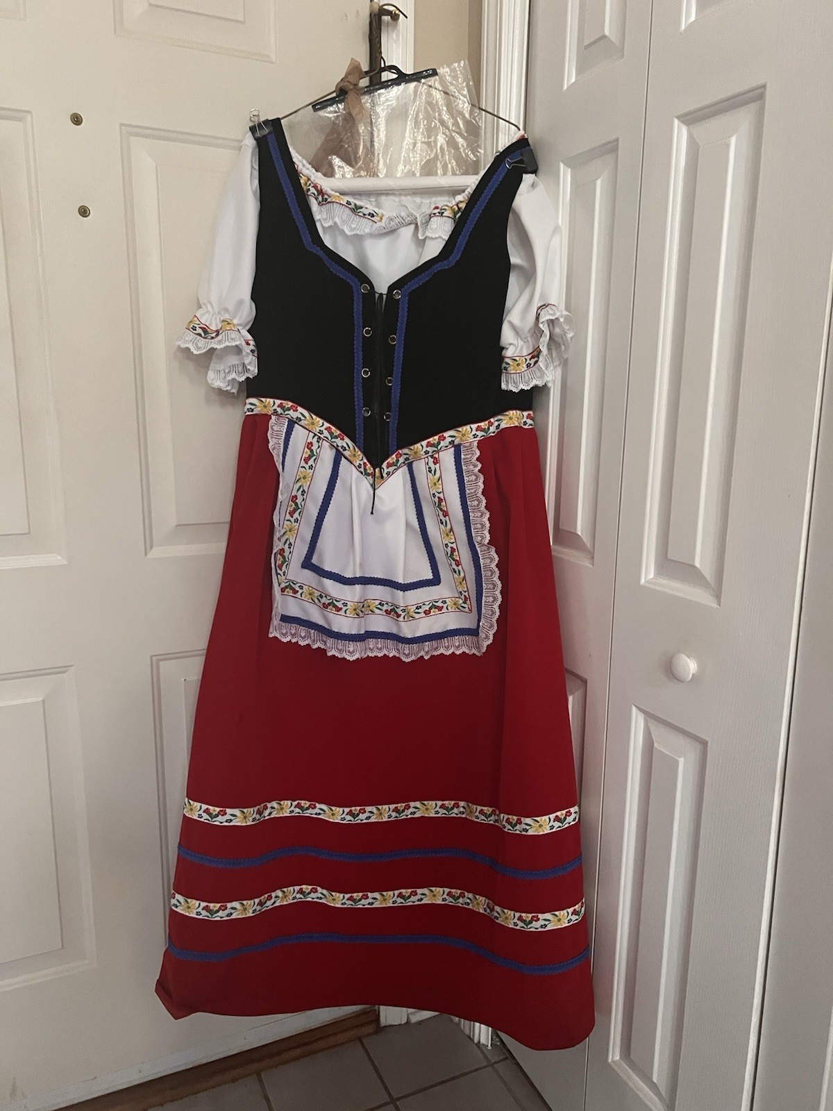 Bavarian/ Ukrainian/ Polish Oktoberfest Authentic Costume Sz 2X