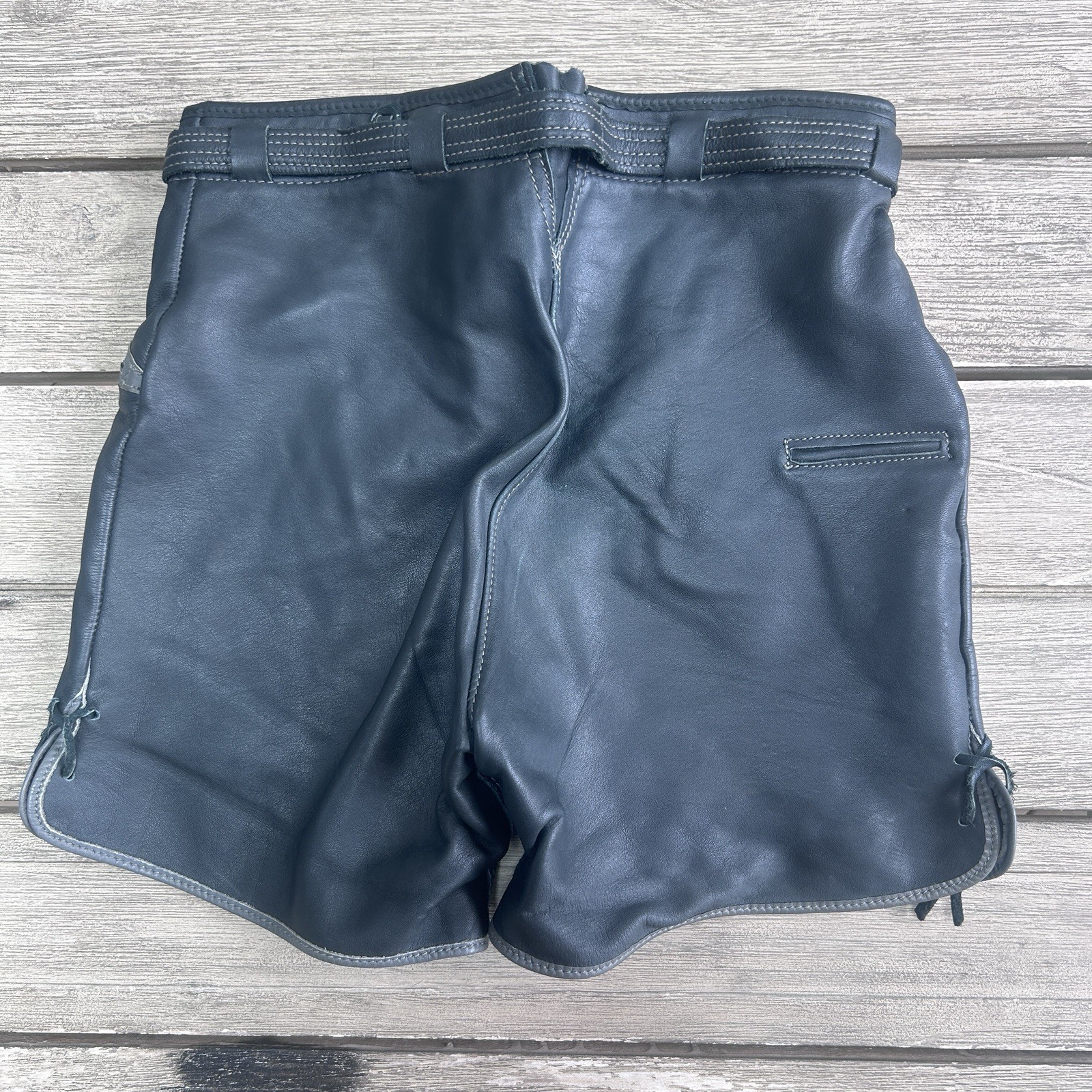 Vintage German Lederhosen Leather Shorts Black Gray Embroidered Waist 28 Belt